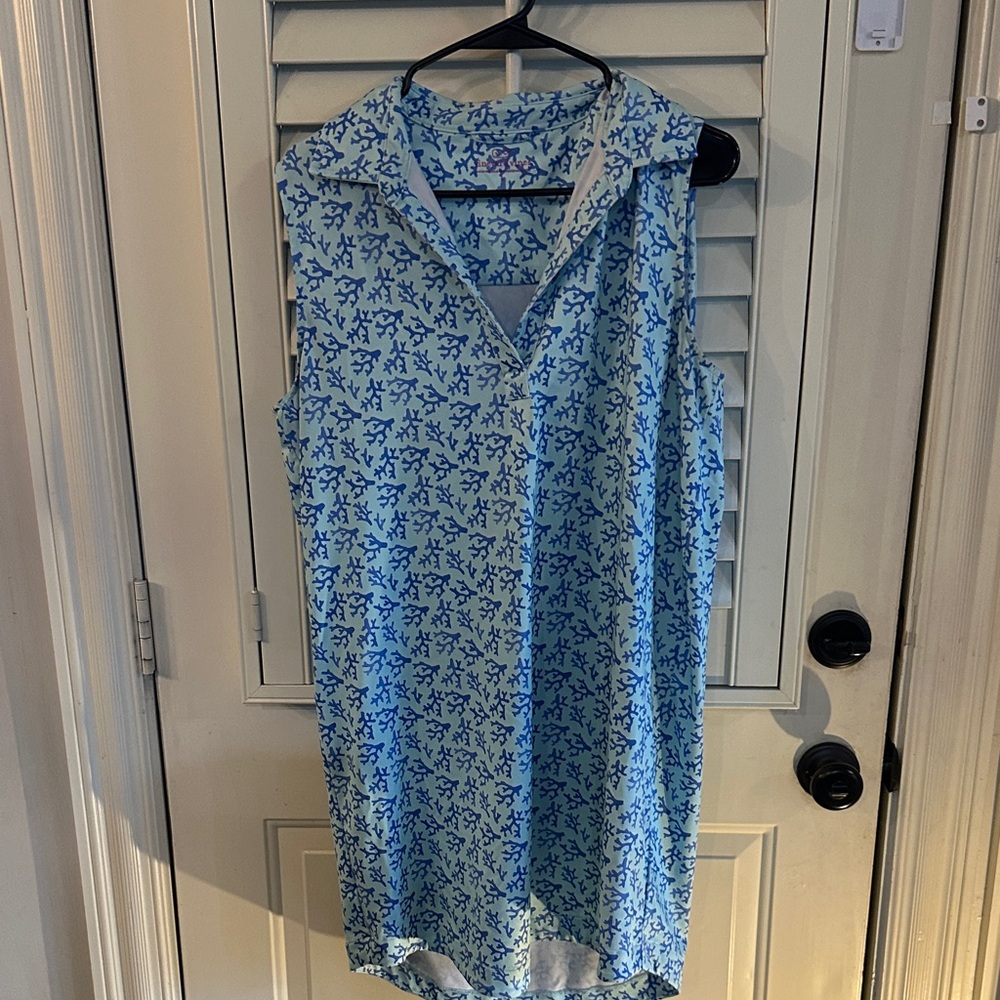 Vineyard Vines Blue and White Coral Print dress